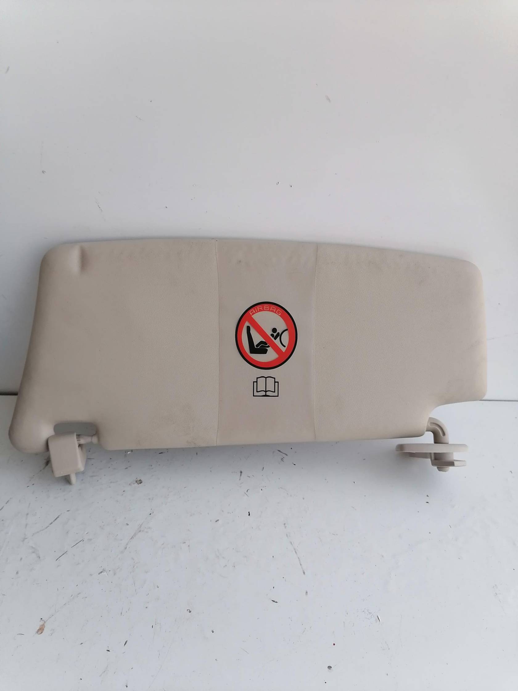 Aletta parasole parabrezza dx.